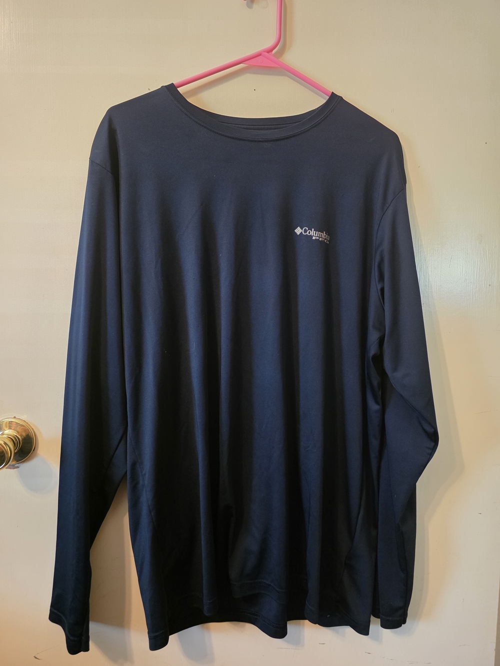 Columbia Men’s Long-Sleeve Navy Performance Tee